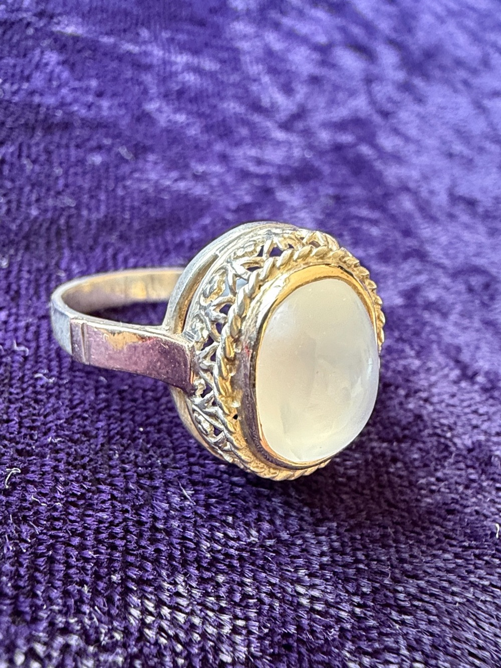 New 9K gold and 925 sterling silver filigree ring with natural moonstone
